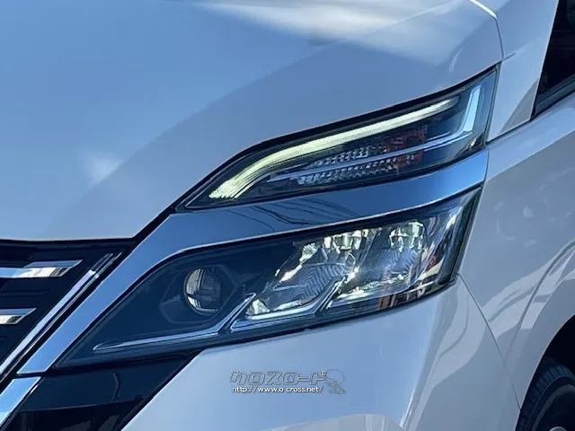 自社整備工場・板金工場を備え、車検から事故の修理まで対応致します。 日産 セレナ