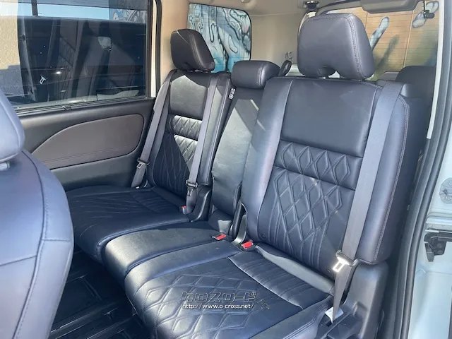 保証にご加入でもれなくメンテナンスパックがついてくる。 日産 セレナ