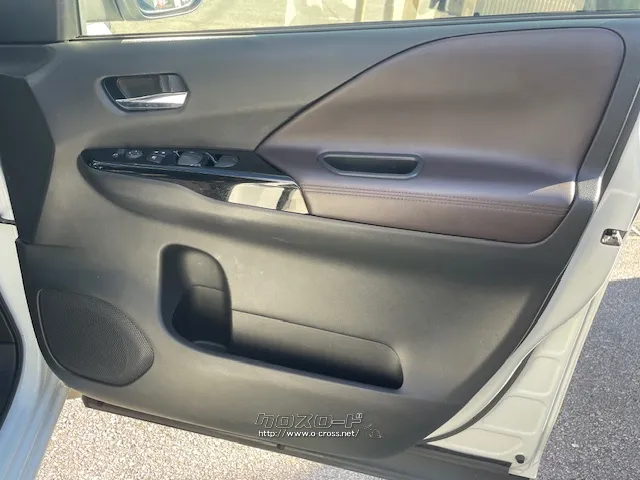 自社整備工場・板金工場を備え、車検から事故の修理まで対応致します。 日産 セレナ