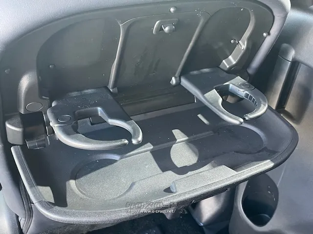 自社整備工場・板金工場を備え、車検から事故の修理まで対応致します。 日産 セレナ