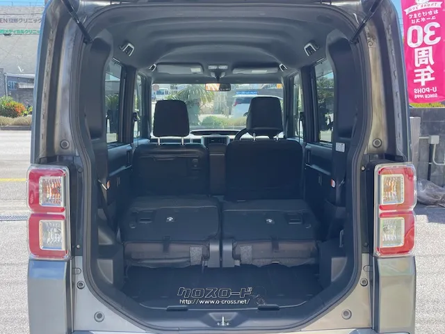 後部座席を倒すと更に広いスペースがうまれます。 ダイハツ ウェイク