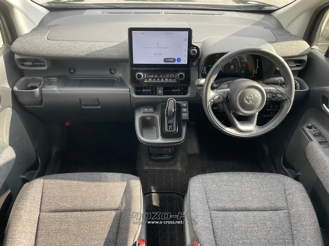 コンパクトな5ナンバーサイズに7人乗り、両側スライドドアを持つミニバン トヨタ シエンタ