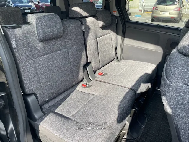 室内空間の広がりと車両感覚のつかみやすさをサポートする。 トヨタ シエンタ