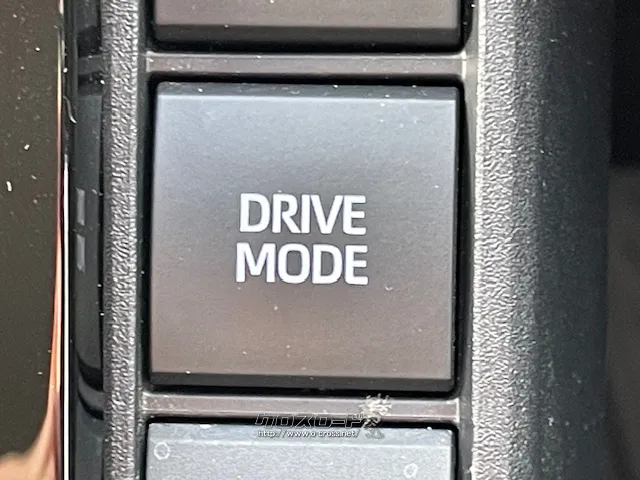 自社整備工場・板金工場を備え、車検から事故の修理まで対応致します。 トヨタ シエンタ