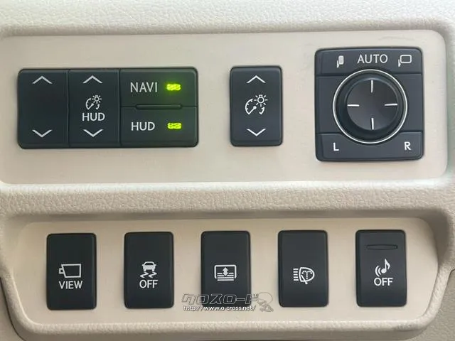 様々な装備が揃っております。詳しくは店頭スタッフまでお声掛けください。 レクサス HS