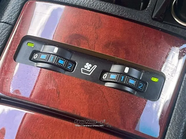 【シートヒーター/シートエアコン】季節に応じてシートの温度を変更できます。 レクサス HS