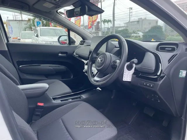 機能をひとくくりに集約し、シンプル・クリーンかつ上質な空間を表現。 トヨタ アクア