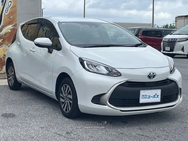 ユーポス豊見城店ではどの店舗のお車も商談可能です!気軽にご質問ください♪ トヨタ アクア