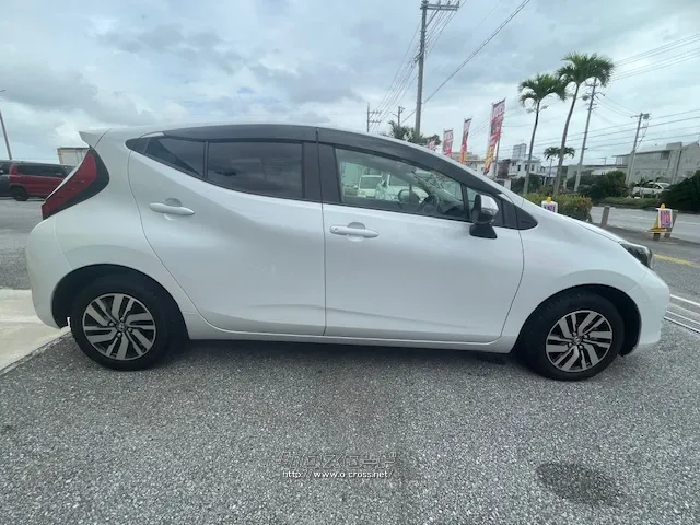 全長×全幅×全高 4050×1695×1485mm トヨタ アクア