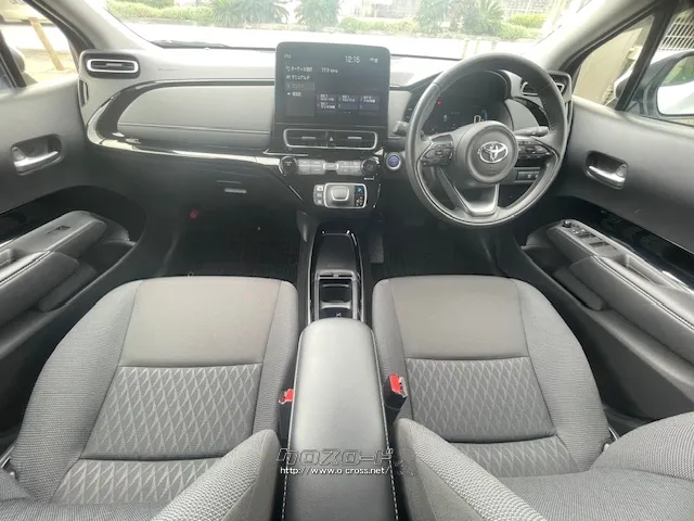 自社整備工場・板金工場を備え、車検から事故の修理まで対応致します。 トヨタ アクア