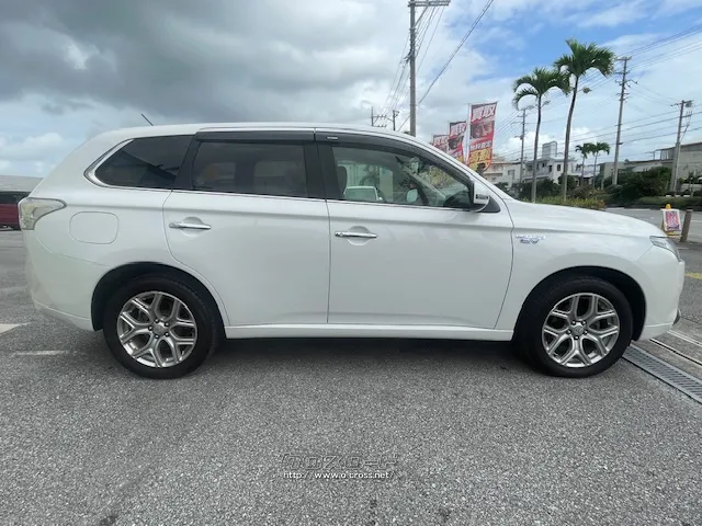 全長×全幅×全高4655×1800×1680mm 三菱 アウトランダーPHEV