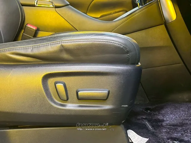 1列目と2列目はパワーシートになっております。 トヨタ ヴェルファイア