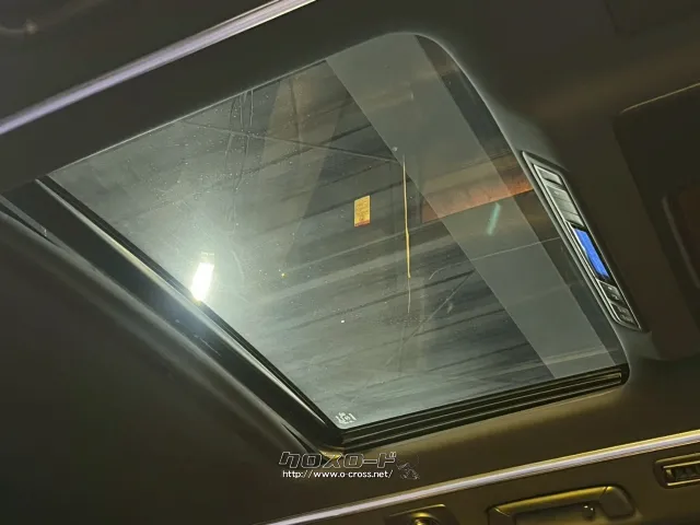 【サンルーフ】開放感があり、長距離ドライブなどでの疲労軽減が期待されます。 トヨタ ヴェルファイア