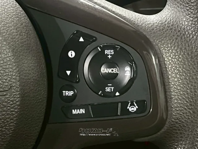ステアリング右でクルーズコントロール操作可能です。 ホンダ N-BOX