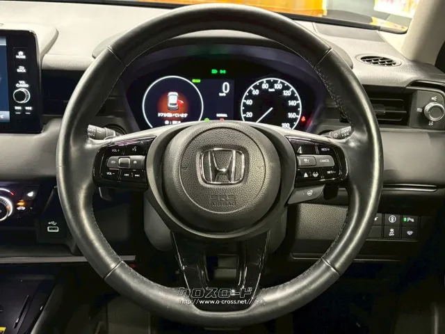 【ステアリングスイッチ】がついている為、走行中のオーディオ操作可能です♪ ホンダ ヴェゼル