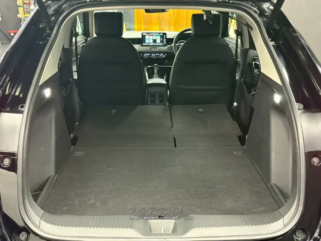 後部座席を倒すと更に広いスペースがうまれます。 ホンダ ヴェゼル
