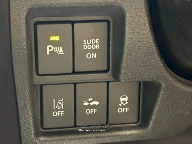 運転席右にコーナーセンサーオンオフスイッチあります。 スズキ スペーシア