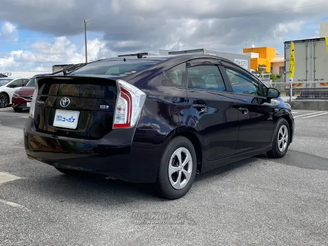 JC08モード燃費30.4km/リットル トヨタ プリウス