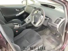 トヨタ プリウス