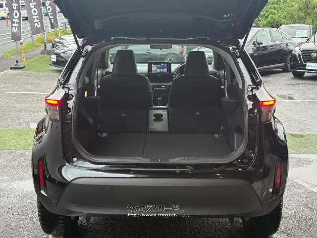 後席シートを倒すと大きな荷物も詰め込めます。 トヨタ ヤリスクロス