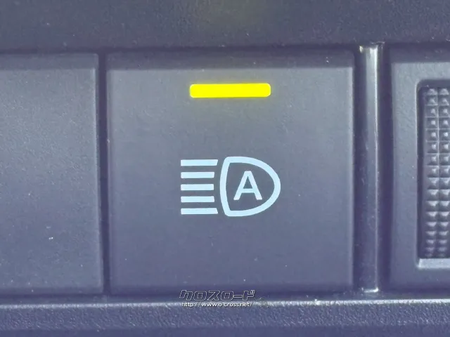 自社整備工場・板金工場を備え、車検から事故の修理まで対応致します。 トヨタ ノア