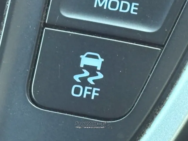 自社整備工場・板金工場を備え、車検から事故の修理まで対応致します。 トヨタ ノア