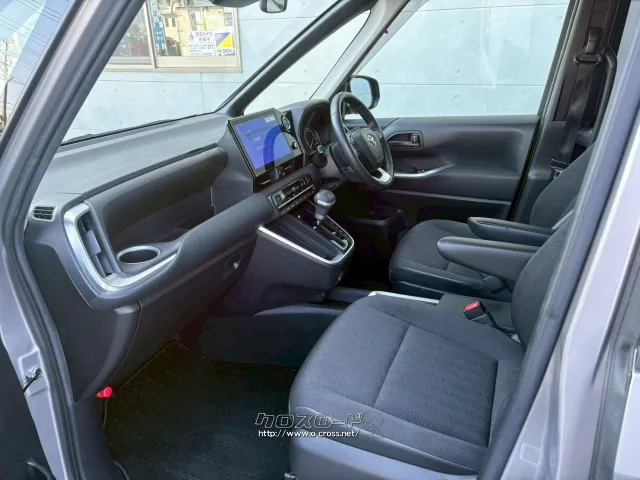 自社整備工場・板金工場を備え、車検から事故の修理まで対応致します。 トヨタ ノア