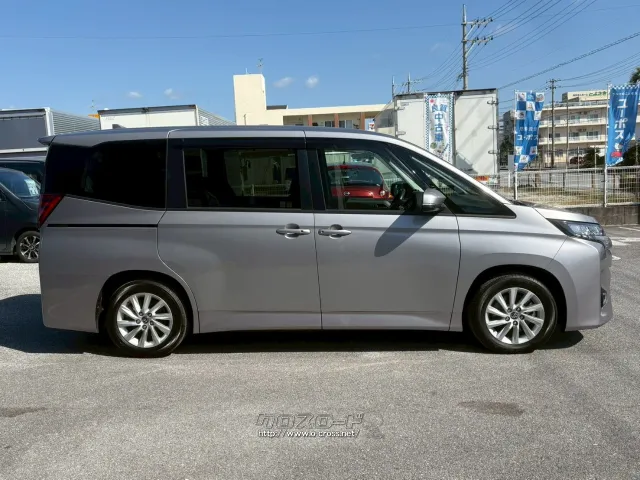 自社整備工場・板金工場を備え、車検から事故の修理まで対応致します。 トヨタ ノア