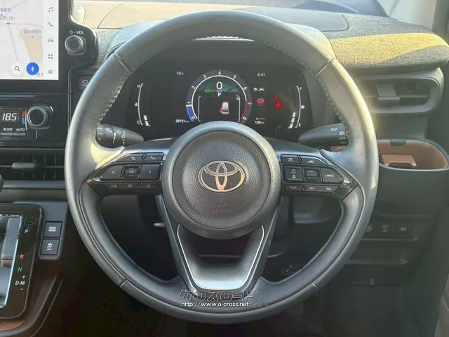 【ステアリングスイッチ】がついている為、走行中のオーディオ操作可能です♪ トヨタ シエンタ