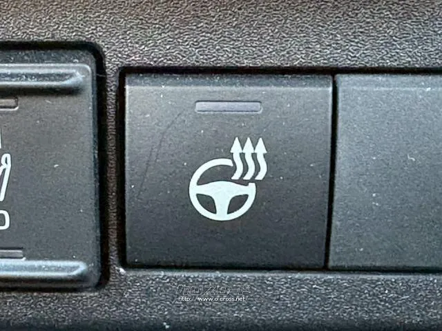 【ステアリングヒーター】ハンドルを温めてくれる為、快適なドライブができます♪ トヨタ シエンタ