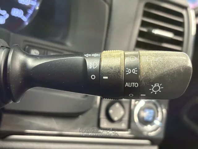 自社整備工場・板金工場を備え、車検から事故の修理まで対応致します。 トヨタ クラウンアスリート