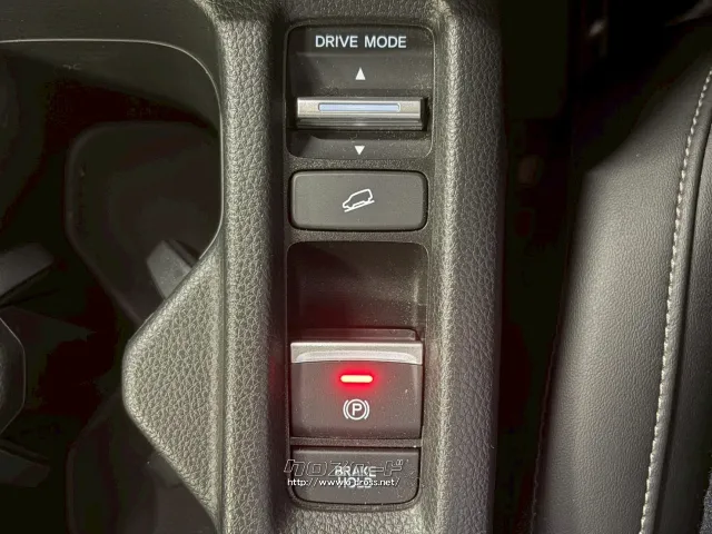 自社整備工場・板金工場を備え、車検から事故の修理まで対応致します。 ホンダ ヴェゼル