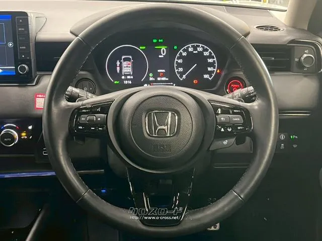 【ステアリングスイッチ】がついている為、走行中のオーディオ操作可能です♪ ホンダ ヴェゼル
