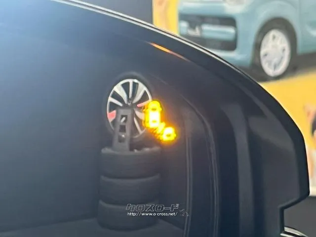 【ブラインドスポットモニター(BSM)】後方からの接近車両に反応し点灯します。 ホンダ ヴェゼル