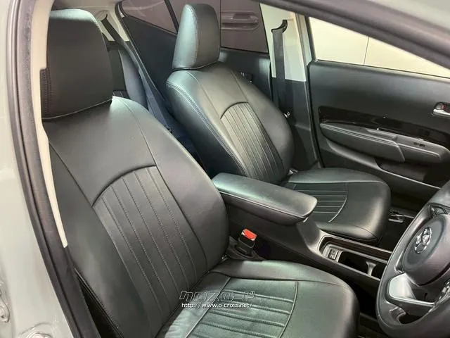 機能をひとくくりに集約し、シンプル・クリーンかつ上質な空間を表現。 トヨタ アクア