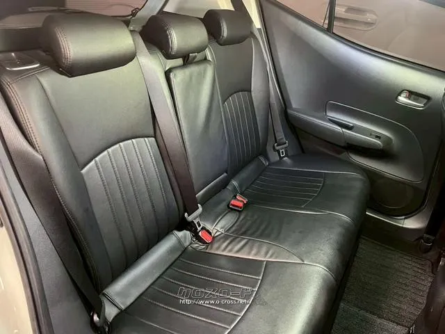 内装・外装共にきれいな状態で展示してます。是非一度、現車を見に来てください! トヨタ アクア