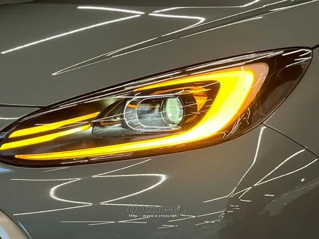 自社整備工場・板金工場を備え、車検から事故の修理まで対応致します。 トヨタ アクア