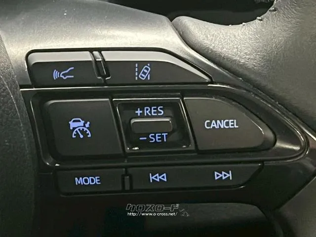 自社整備工場・板金工場を備え、車検から事故の修理まで対応致します。 トヨタ アクア