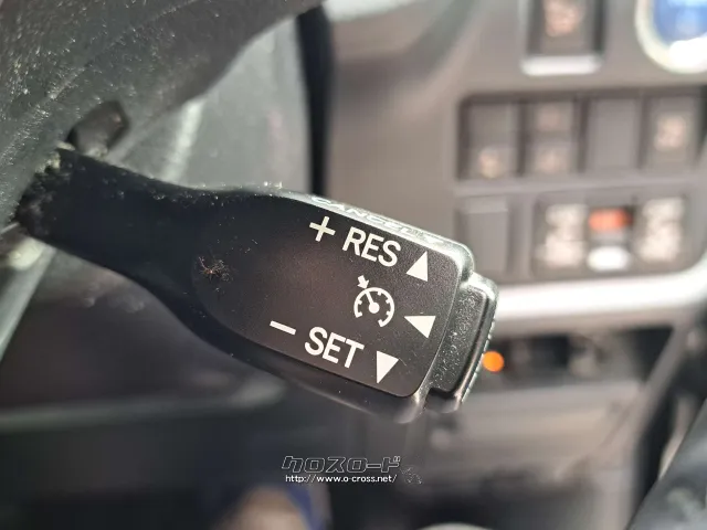 ハンドル右でクルーズコントロール操作が可能 トヨタ エスクァイア