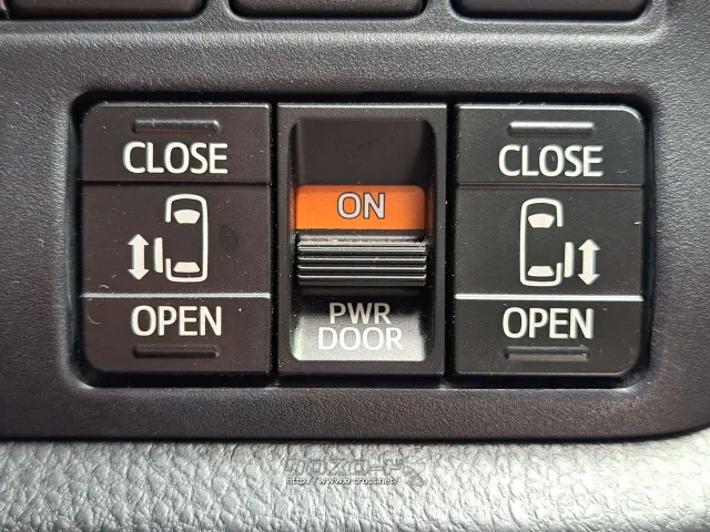 お問合せはユーポスコザ店まで/098-934-8277/お待ちしております トヨタ エスクァイア