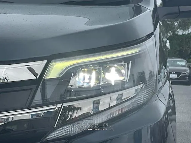 自社整備工場・板金工場を備え、車検から事故の修理まで対応致します。 トヨタ ノア