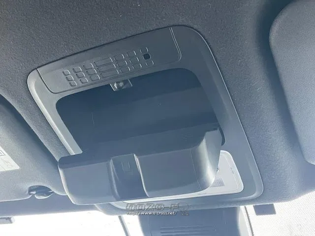 自社整備工場・板金工場を備え、車検から事故の修理まで対応致します。 トヨタ ノア