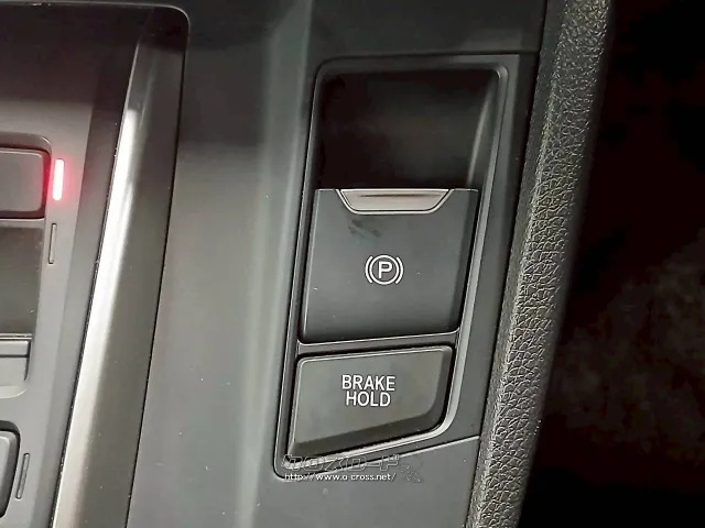 自社整備工場・板金工場を備え、車検から事故の修理まで対応致します。 ホンダ CR-V