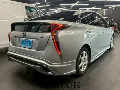 トヨタ プリウス