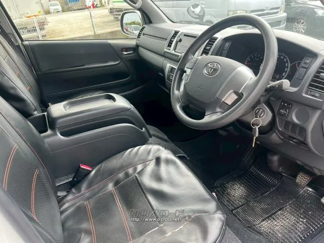 保証にご加入でもれなくメンテナンスパックがついてくる。 トヨタ ハイエースバン