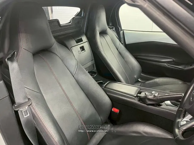 クルマの内と外の境界を感じさせない、開放感のあるインテリアデザイン。 マツダ ロードスター