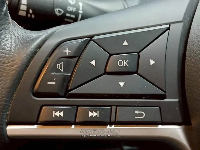 自社整備工場・板金工場を備え、車検から事故の修理まで対応致します。 日産 セレナ