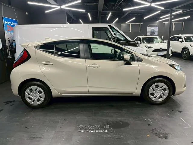 全長×全幅×全高 4050×1695×1485mm トヨタ アクア