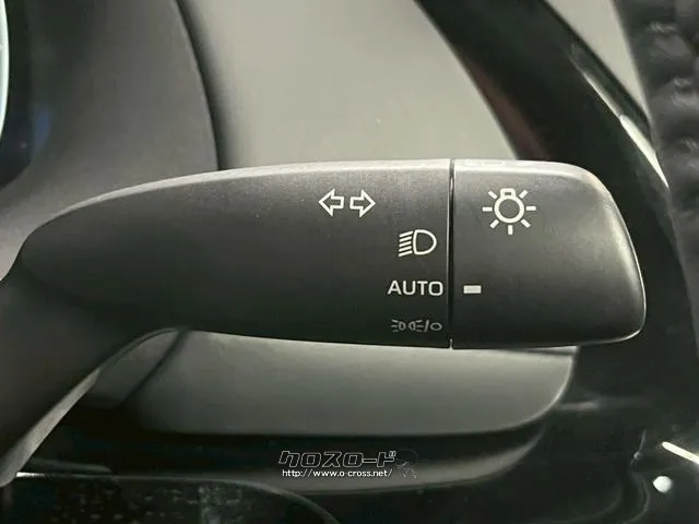 自社整備工場・板金工場を備え、車検から事故の修理まで対応致します。 トヨタ アクア