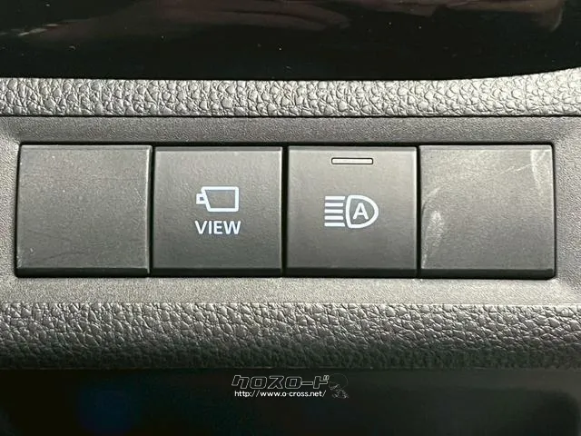 自社整備工場・板金工場を備え、車検から事故の修理まで対応致します。 トヨタ アクア